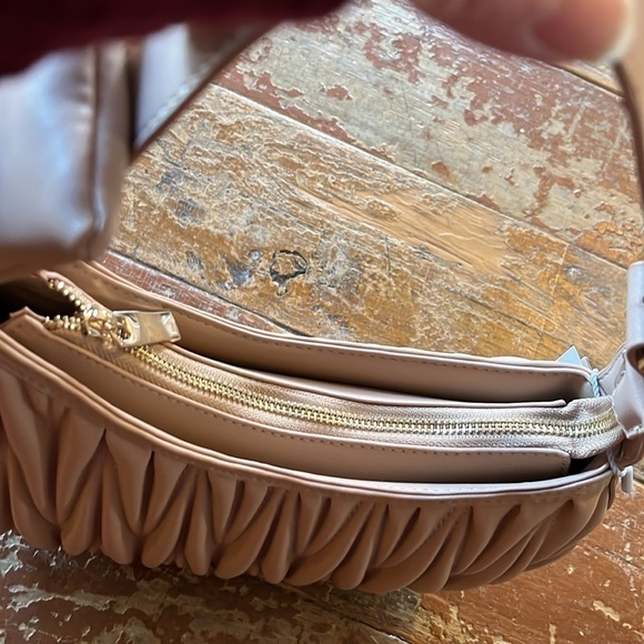 Calin ribbon strap quilted shoulder bag, vegan leather, zip closure, NWT - Picture 3 of 9